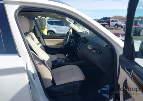 2015 BMW X3 xDrive28I z USA, uszkodzony, nr VIN 5UXWX9C56F0D61535